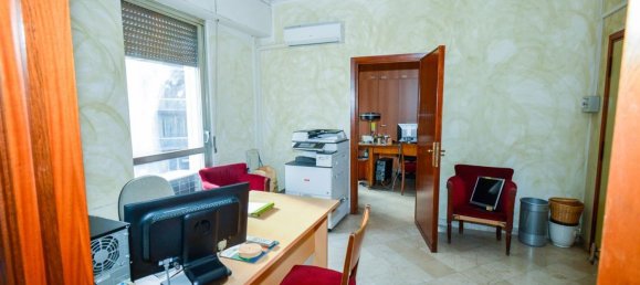 Büro in Arezzo, Italy 49m², Nr. 91457 3