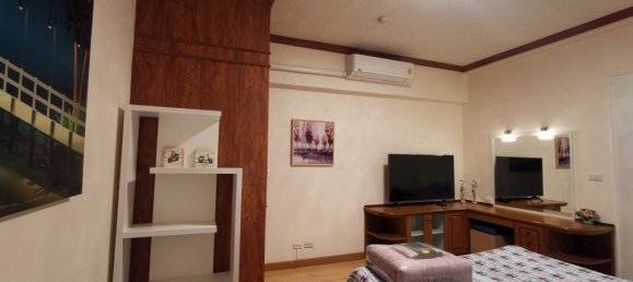 2 bedrooms Condo in Pattaya, Thailand No. 132 5