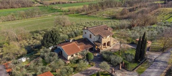 8غرفة منزل في Foiano della Chiana, Italy رقم 228441 4