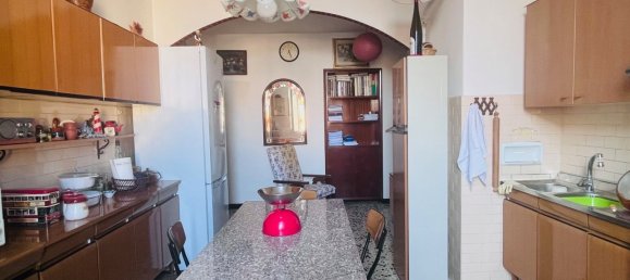 3 rooms Apartment in Livorno, Italy No. 300875 3