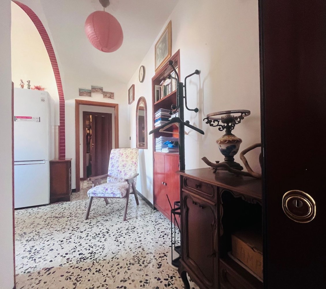 3 rooms Apartment in Livorno, Italy No. 300875