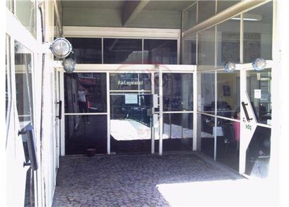 23m² Office in San Isidro, Argentina No. 23988