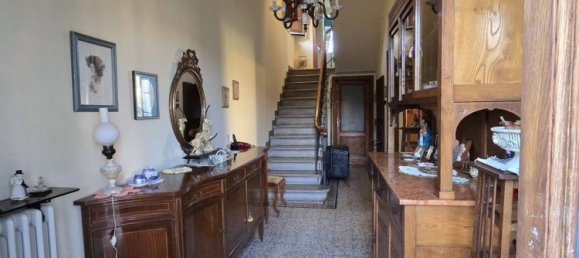 Вилла с 5 комнатами в Лукка, Италия № 163273 2