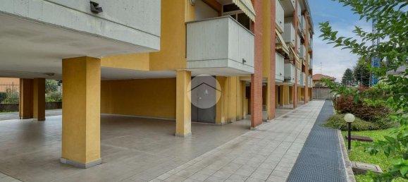 2 Schlafzimmer Wohnung in Busto Arsizio, Italy, Nr. 329682 3