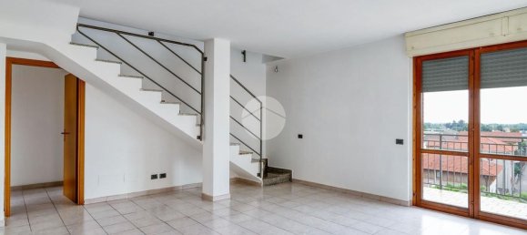 2 Schlafzimmer Wohnung in Busto Arsizio, Italy, Nr. 329682 7