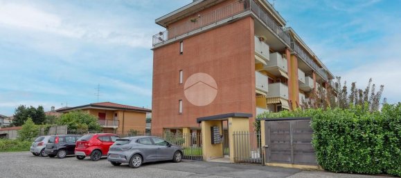 2 Schlafzimmer Wohnung in Busto Arsizio, Italy, Nr. 329682 2