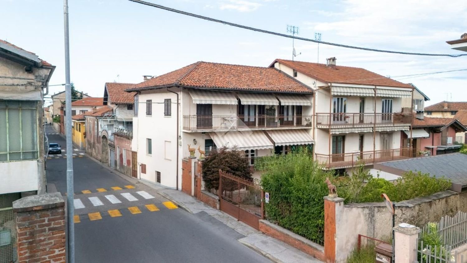 5غرفة شقة في Verzuolo, Italy رقم 298788