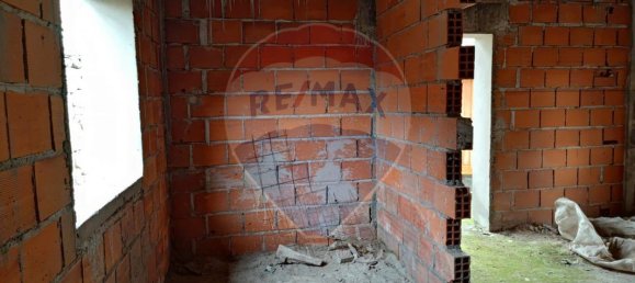 3 bedrooms House in Caires, Portugal No. 188003 6