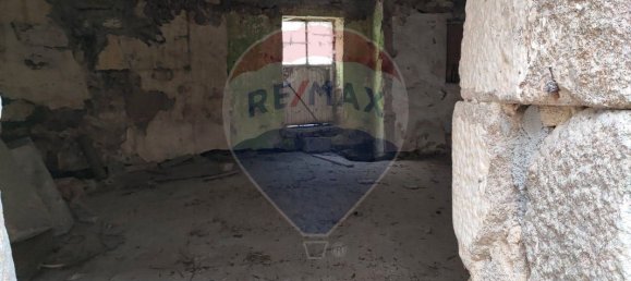 3 bedrooms House in Caires, Portugal No. 188003 12