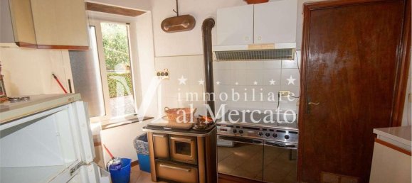 5 rooms Apartment in Pescaglia, Italy No. 39687 11