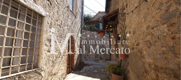 5 rooms Apartment in Pescaglia, Italy No. 39687 19