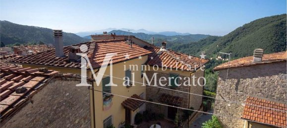 5 rooms Apartment in Pescaglia, Italy No. 39687 18