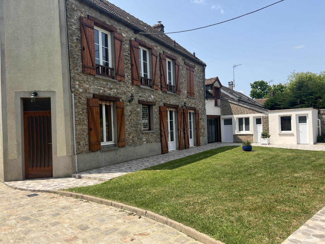 5 bedrooms Townhouse in Orphin, France No. 288980