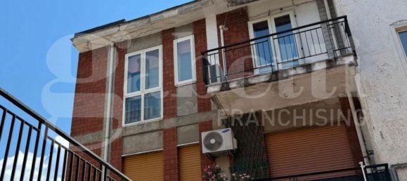 5-salle Appartement à Piedimonte Matese, Italy No. 147614 12