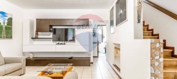 Дом с 4 комнатами в Ольджате Олона, Италия № 103672 6