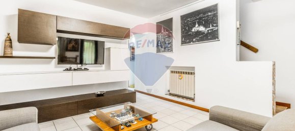 Дом с 4 комнатами в Ольджате Олона, Италия № 103672 5