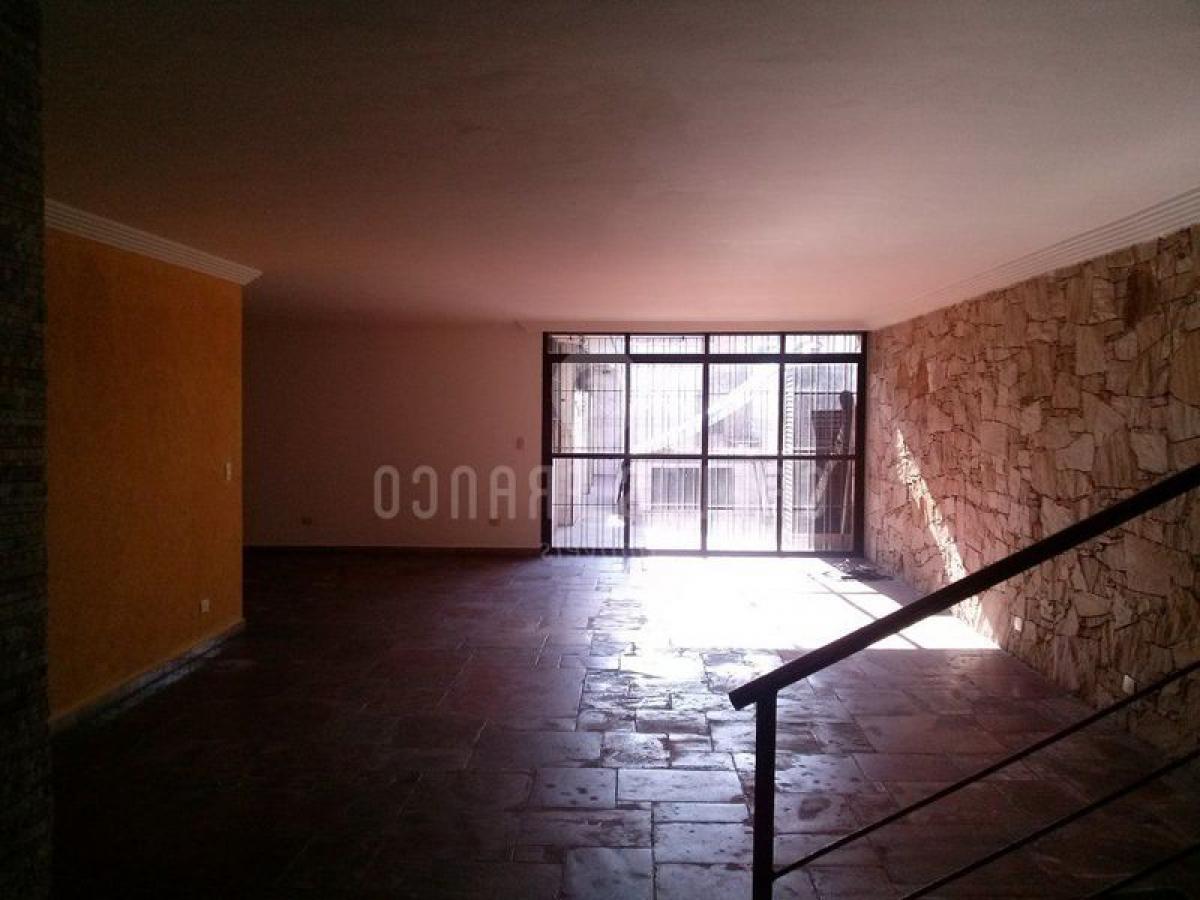 Дом с 4 спальнями в Сан-Паулу, Бразилия № 594221