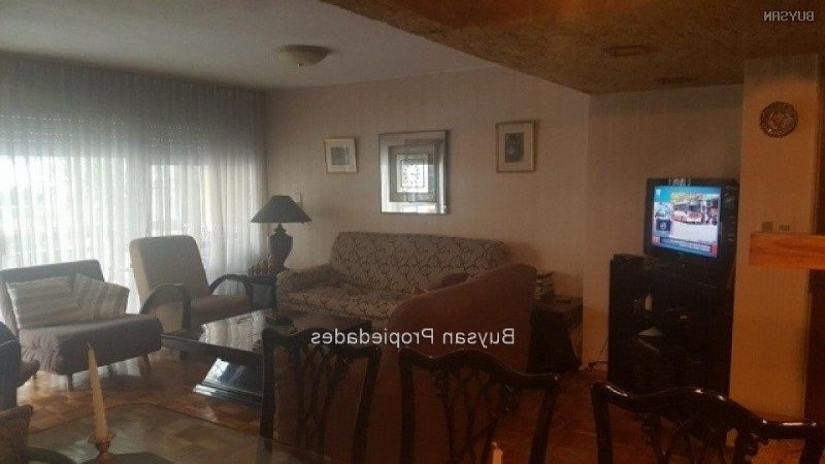 3 bedrooms Apartment in Montevideo, Uruguay No. 7114
