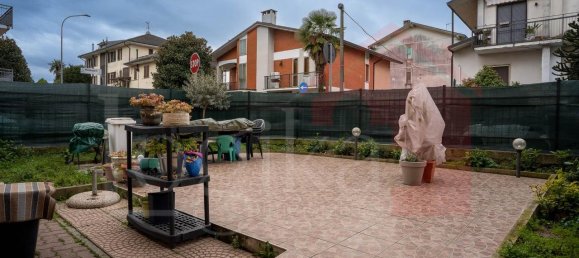 2غرفة شقة في Carpiano, Italy رقم 36141 6