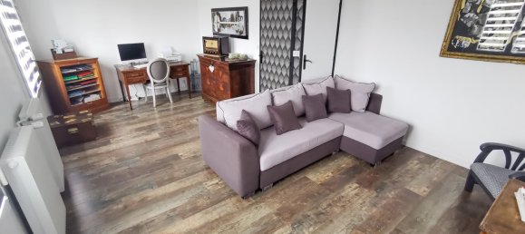 Casa de 4 dormitorios en Monts, France No. 42181 24