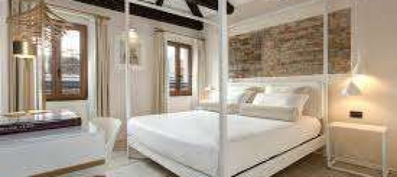 31 bedroom Hotel in Venice, Italy No. 61845 5