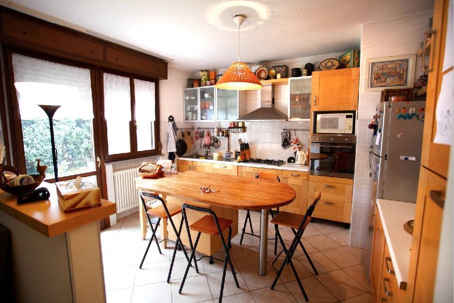 2 bedrooms Apartment in Parma, Italy No. 147182