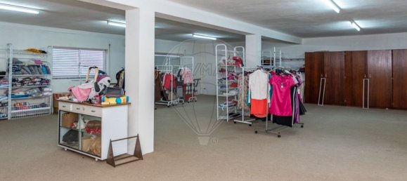 Propriété commerciale à Quiaios, Portugal 395m² No. 66127 34