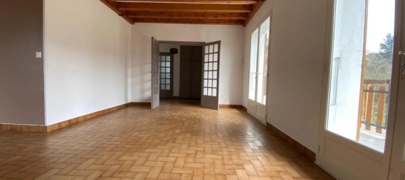 Casa de 2 dormitorios en Moirans, France No. 274628 3