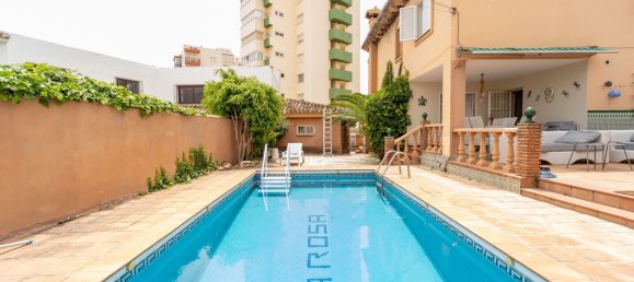 4 bedrooms Villa in Fuengirola, Spain No. 146390 8