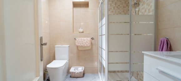 4 bedrooms Villa in Fuengirola, Spain No. 146390 12