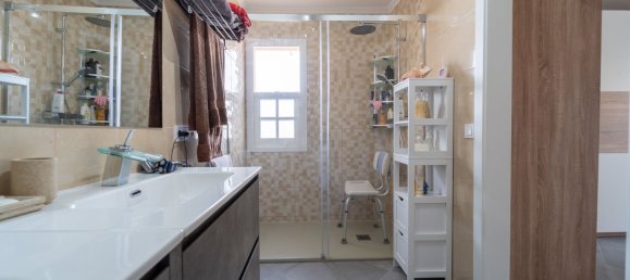 4 bedrooms Villa in Fuengirola, Spain No. 146390 23