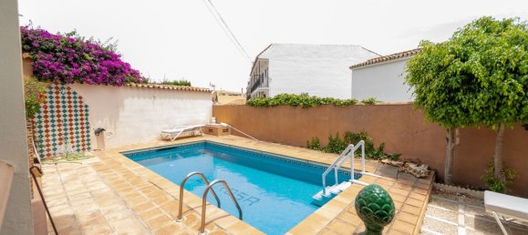4 bedrooms Villa in Fuengirola, Spain No. 146390 6