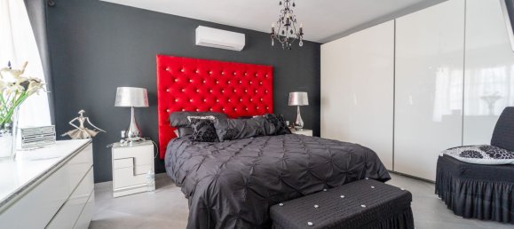 4 bedrooms Villa in Fuengirola, Spain No. 146390 13