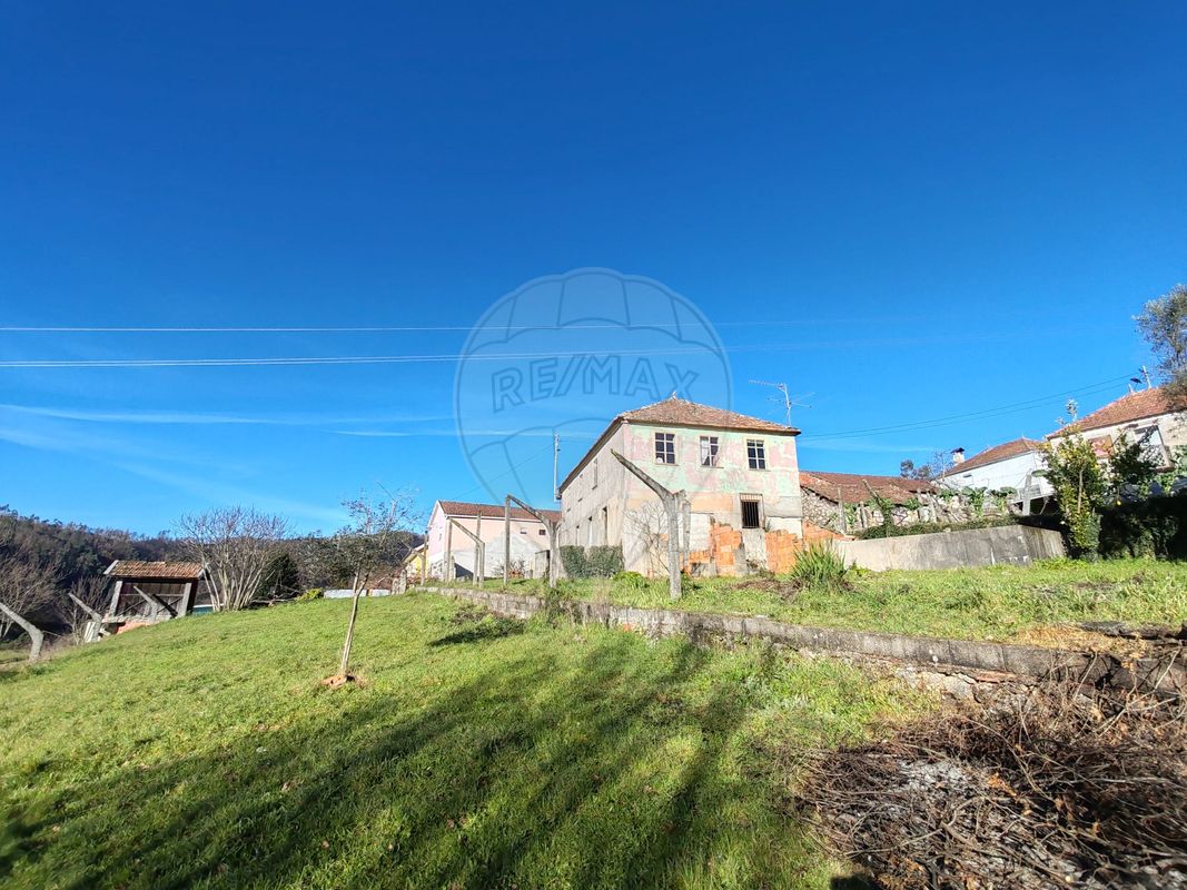 Дом с 3 спальнями в Каштру Дайри, Португалия № 169478