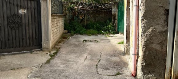 Дом с 4 комнатами в Фальчано дель Массико, Италия № 161158 10