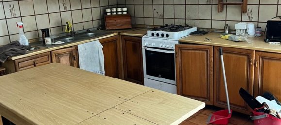 Дом с 4 комнатами в Фальчано дель Массико, Италия № 161158 4