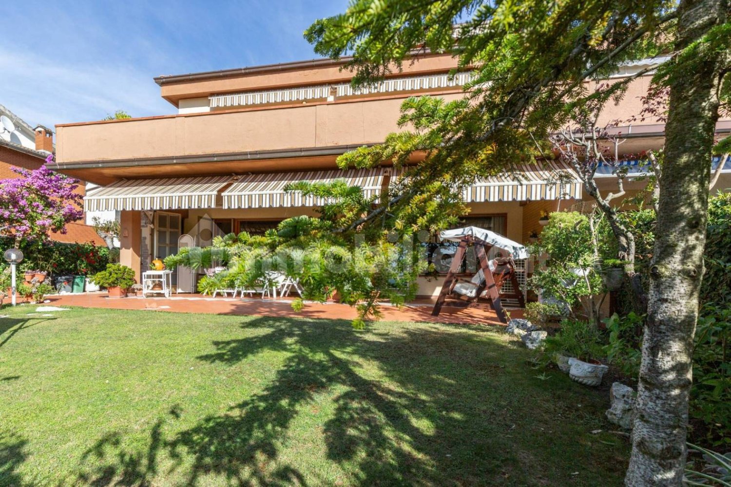 5 Schlafzimmer Villa in Falconara Marittima, Italy, Nr. 379623