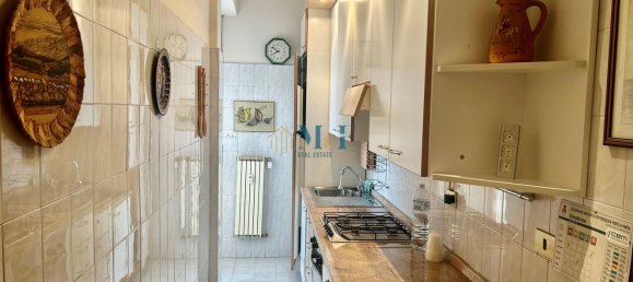 2-salle Appartement à Vimodrone, Italy No. 228039 13