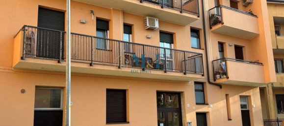 2-salle Appartement à Vimodrone, Italy No. 228039 4