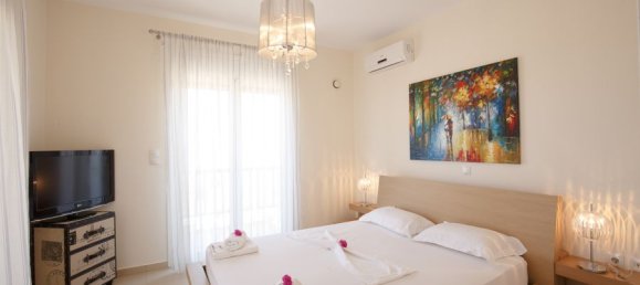 Propiedad comercial de 3 dormitorios en Rethymno, Greece No. 233 12