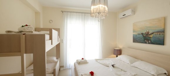 Propiedad comercial de 3 dormitorios en Rethymno, Greece No. 233 13