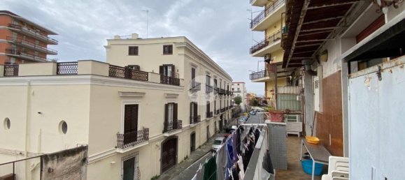 3 rooms Apartment in San Giorgio a Cremano, Italy No. 64027 12