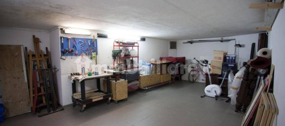 3 bedrooms Apartment in Lucca, Italy No. 11968 5