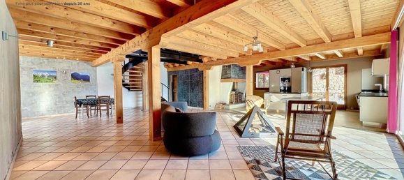 5 bedrooms House in Isere, France No. 197414 2