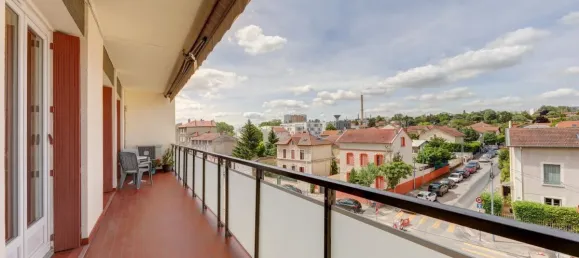 Apartamento de 3 dormitorios en Venissieux, France No. 351101 6