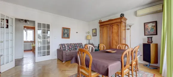 Apartamento de 3 dormitorios en Venissieux, France No. 351101 4