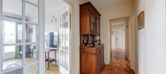 Apartamento de 3 dormitorios en Venissieux, France No. 351101 2