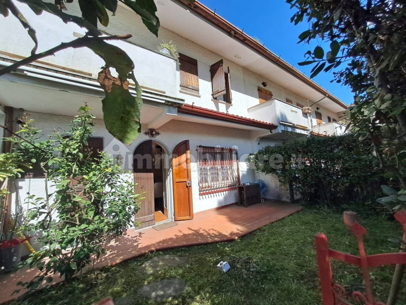 2 bedrooms House in Massa, Italy No. 263747