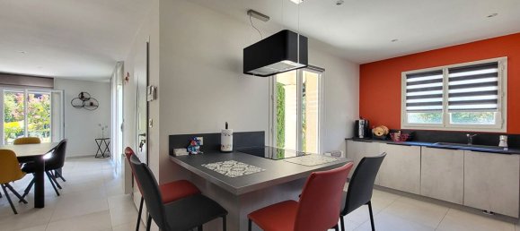 Casa de 3 dormitorios en Rhone, France No. 317063 6