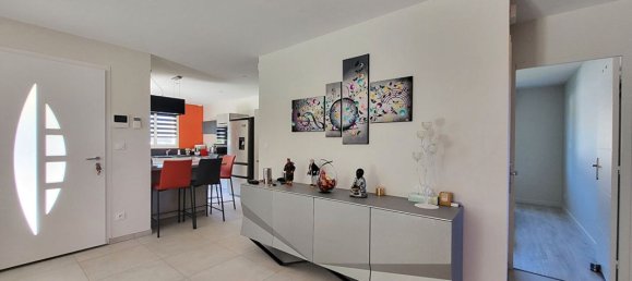 Casa de 3 dormitorios en Rhone, France No. 317063 8